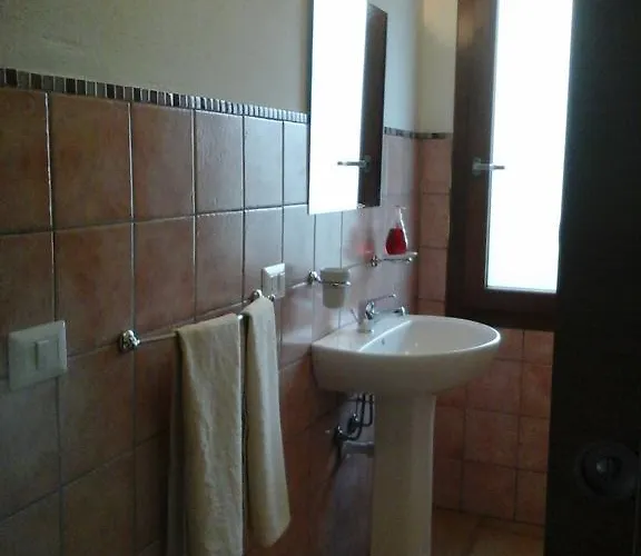 ゲストハウス Santu Paulu 3*